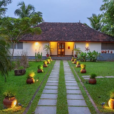 Baymaas Lake House Kochi エクステリア 写真