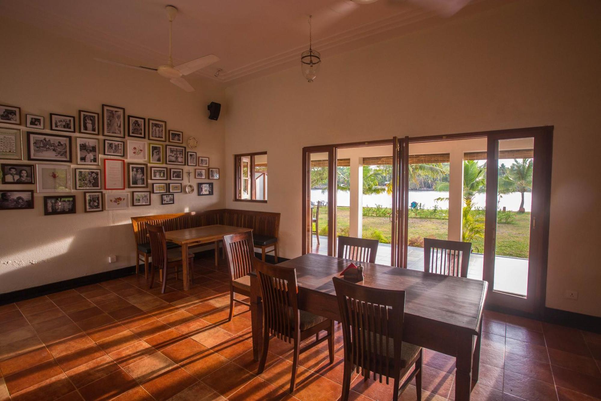 Baymaas Lake House Kochi エクステリア 写真