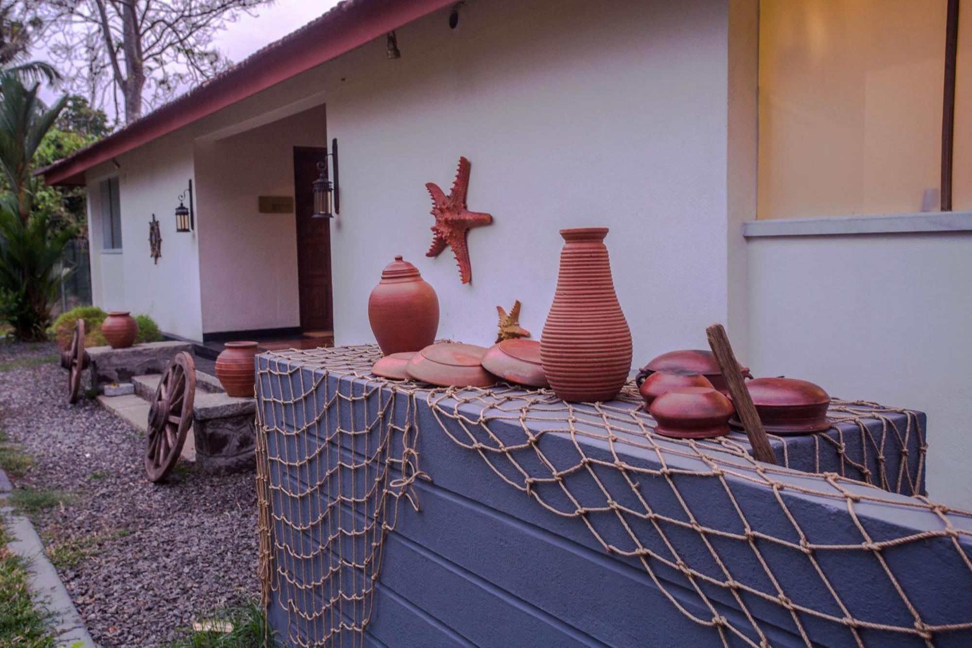Baymaas Lake House Kochi エクステリア 写真